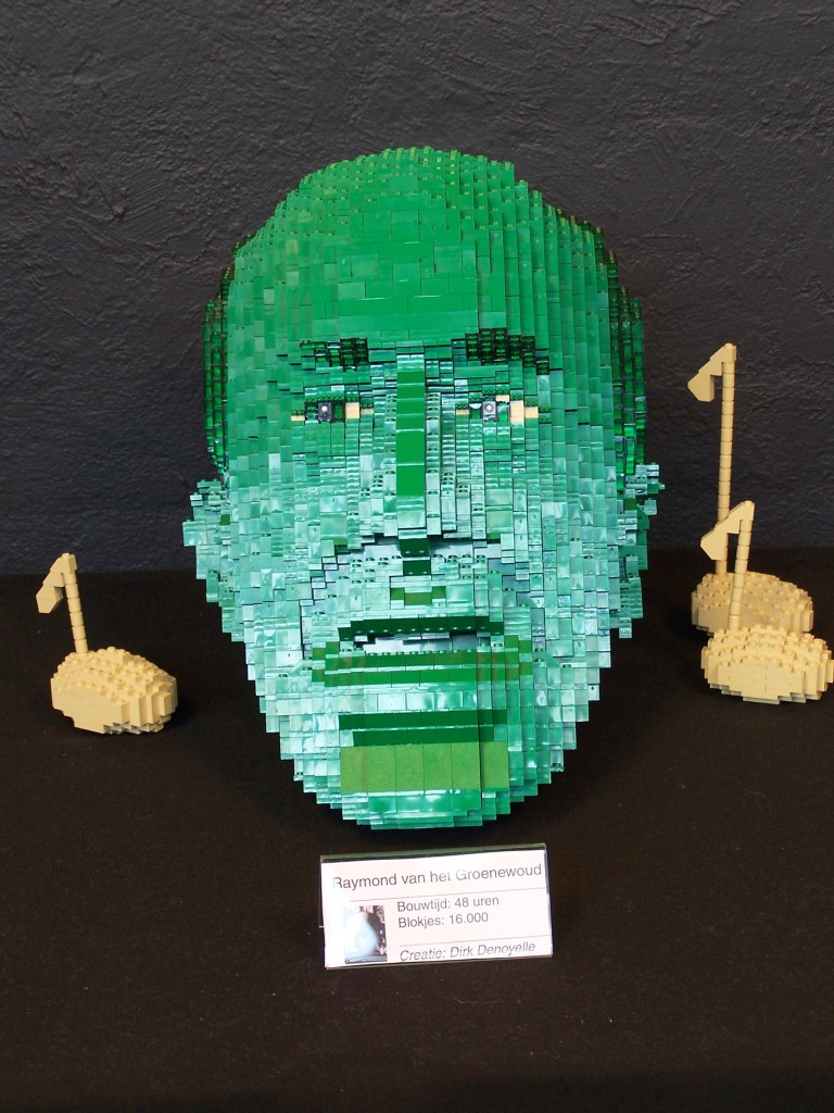 lego-world-2009-442-heads.jpg