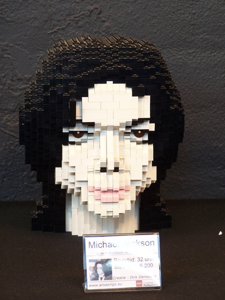lego-world-2009-444-heads.jpg