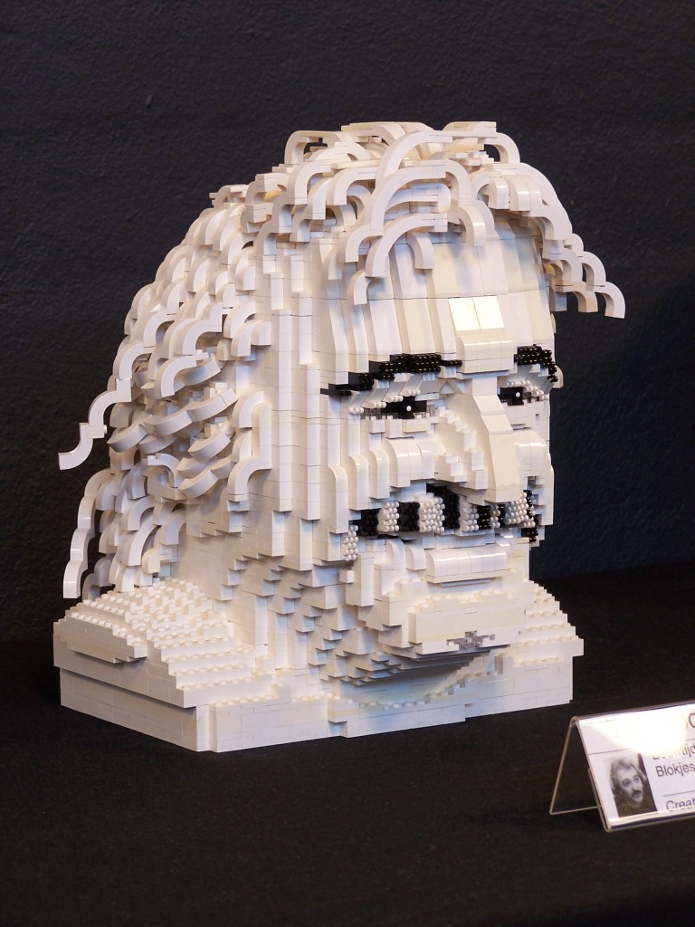 lego-world-2009-451-heads.jpg