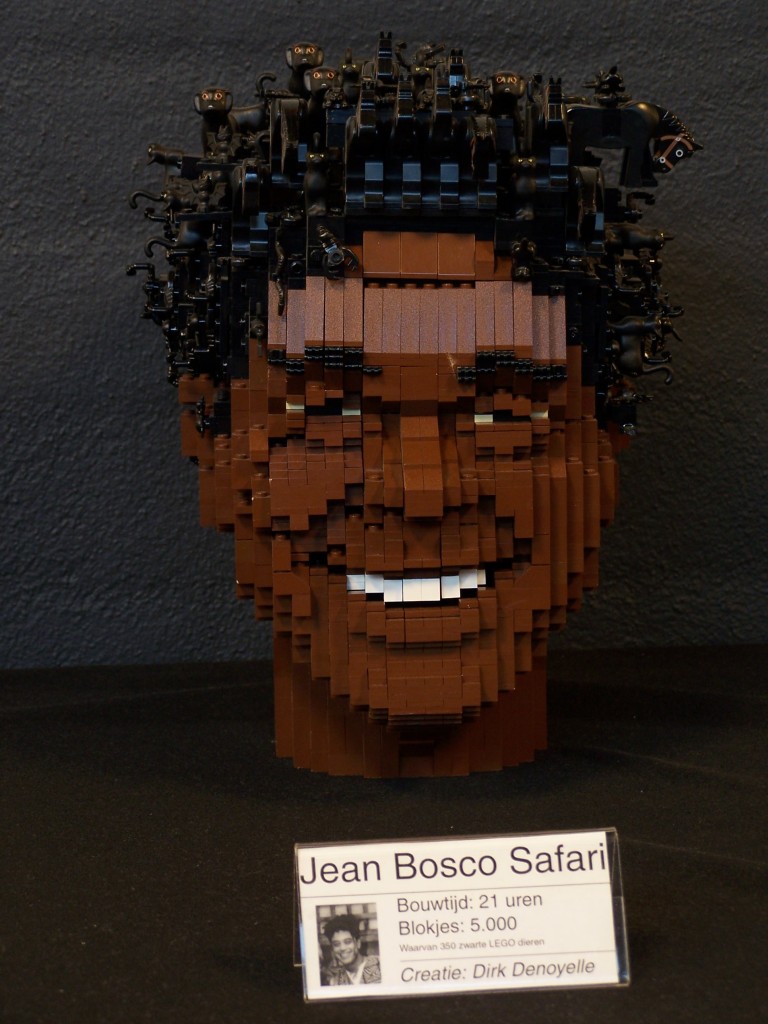 lego-world-2009-452-heads.jpg
