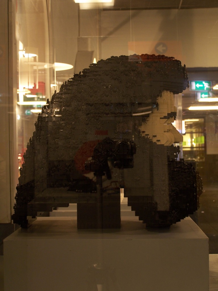 lego-world-2009-457-heads.jpg