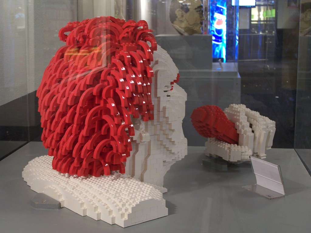 lego-world-2009-460-heads.jpg