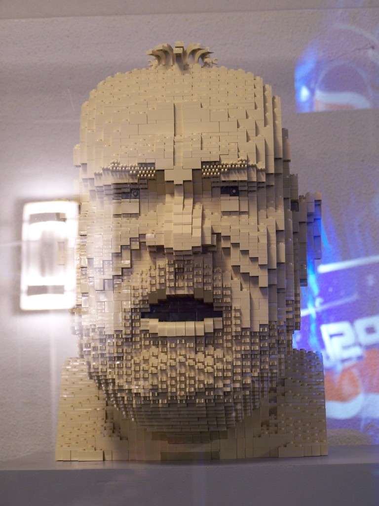 lego-world-2009-465-heads.jpg
