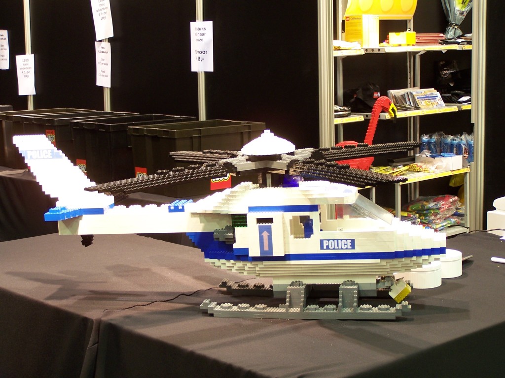 lego-world-2009-593-other-models.jpg
