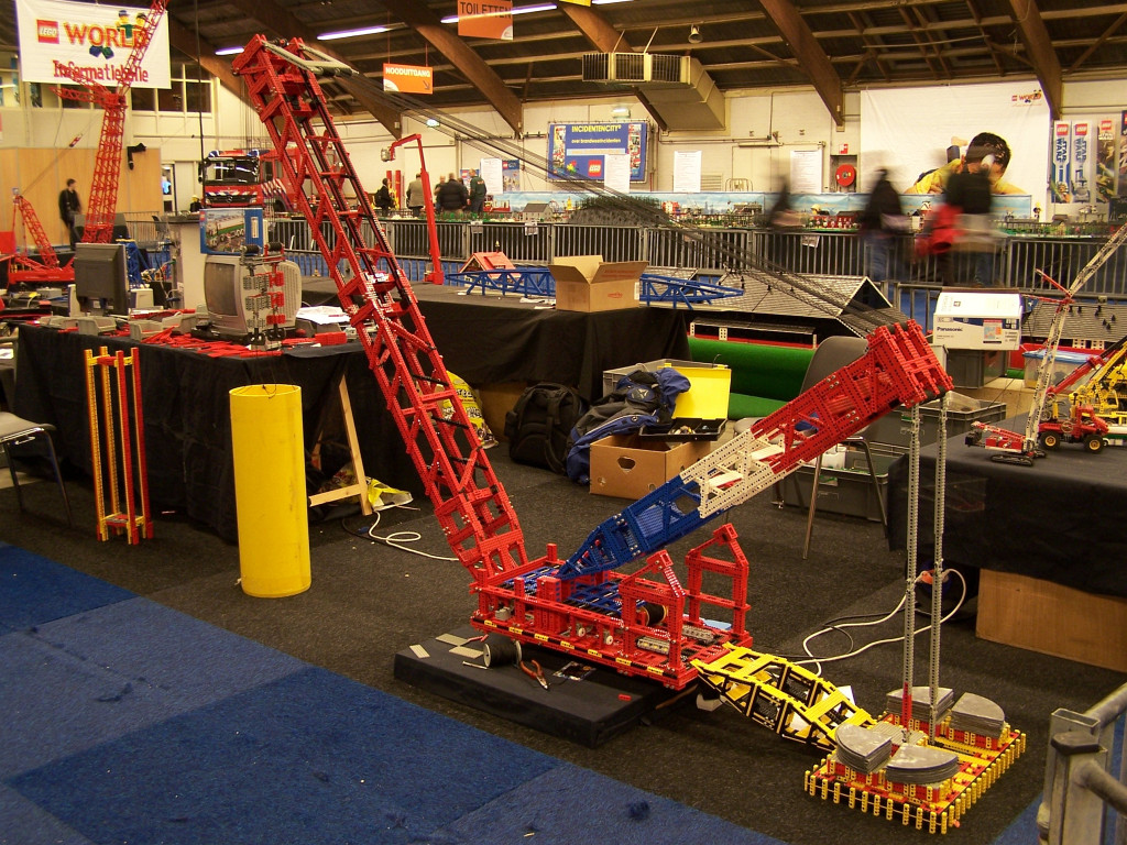 lego-world-2010-cranes-005.jpg