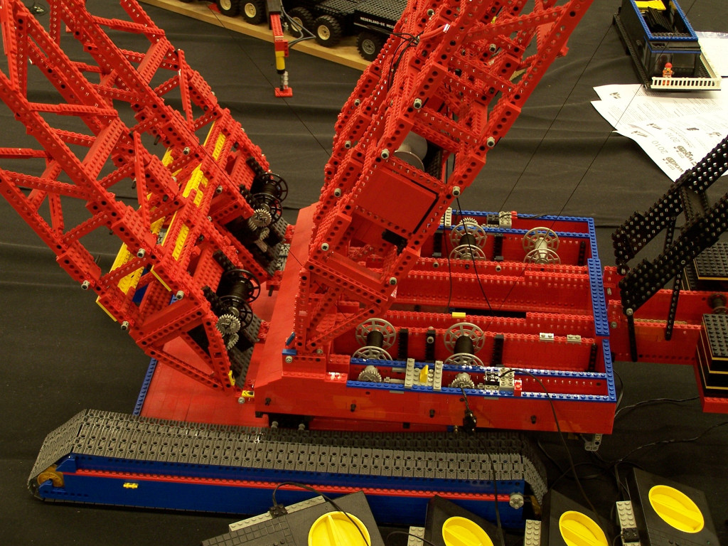 lego-world-2010-cranes-010.jpg