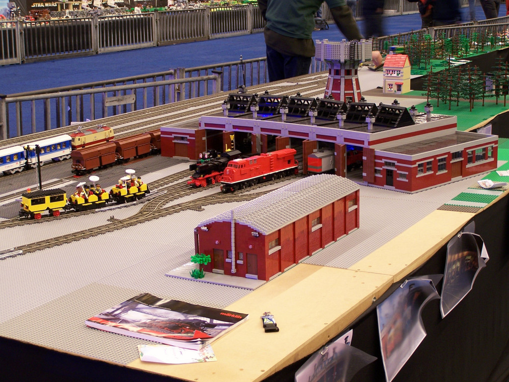 lego-world-2010-lego-world-2010-trains-belug-layout-002.jpg