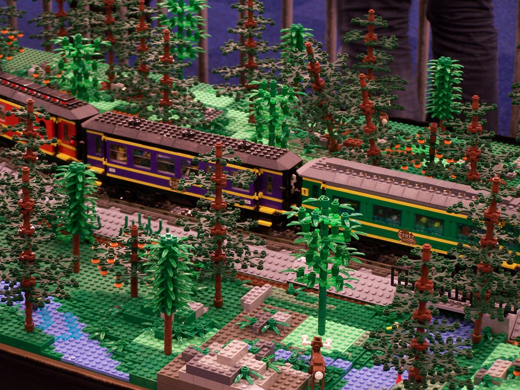 lego-world-2010-lego-world-2010-trains-belug-layout-004.jpg