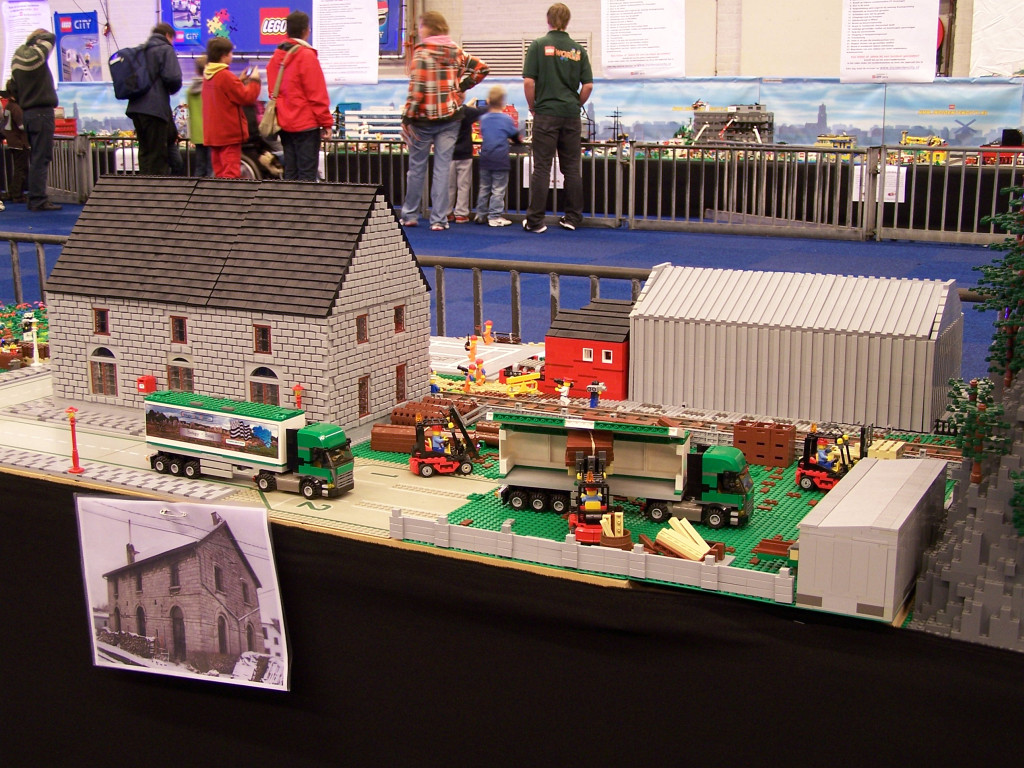 lego-world-2010-lego-world-2010-trains-belug-layout-008.jpg