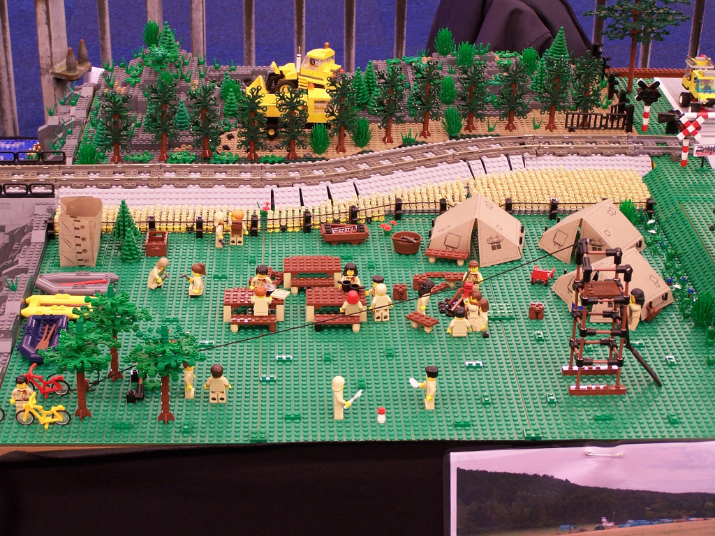lego-world-2010-lego-world-2010-trains-belug-layout-012.jpg