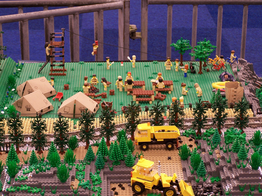 lego-world-2010-lego-world-2010-trains-belug-layout-013.jpg