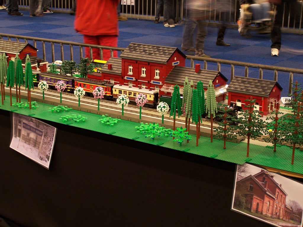 lego-world-2010-lego-world-2010-trains-belug-layout-014.jpg