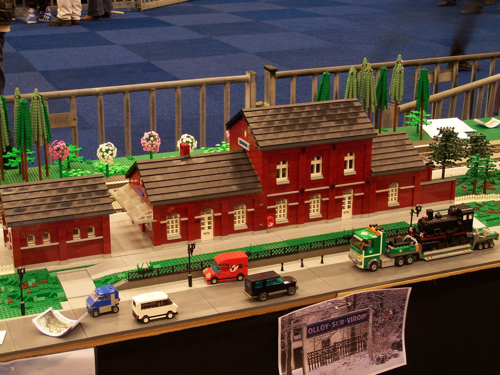lego-world-2010-lego-world-2010-trains-belug-layout-015.jpg