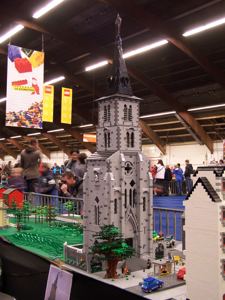 lego-world-2010-lego-world-2010-trains-belug-layout-019.jpg