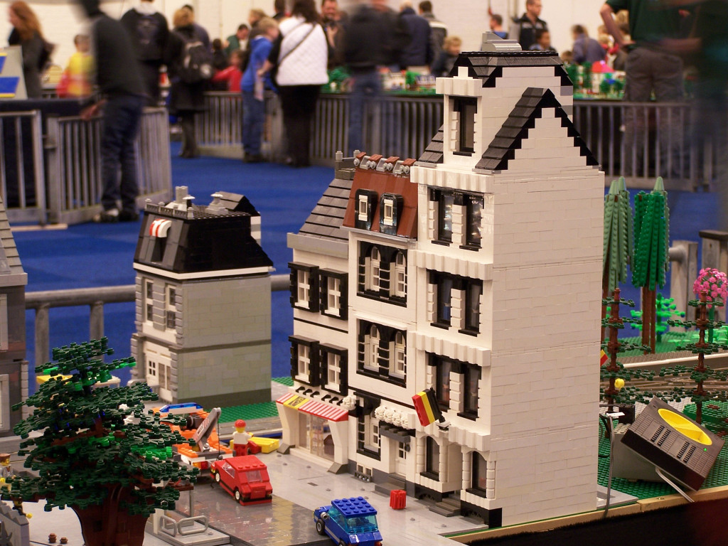 lego-world-2010-lego-world-2010-trains-belug-layout-020.jpg