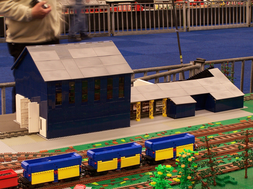lego-world-2010-lego-world-2010-trains-belug-layout-026.jpg