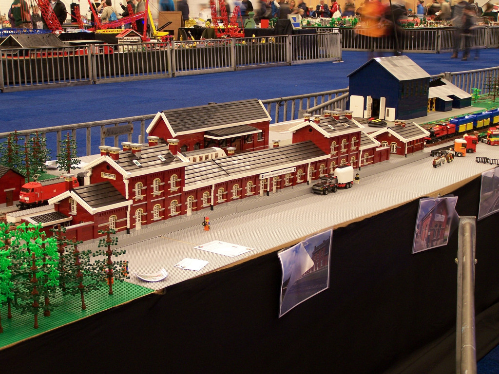 lego-world-2010-lego-world-2010-trains-belug-layout-028.jpg