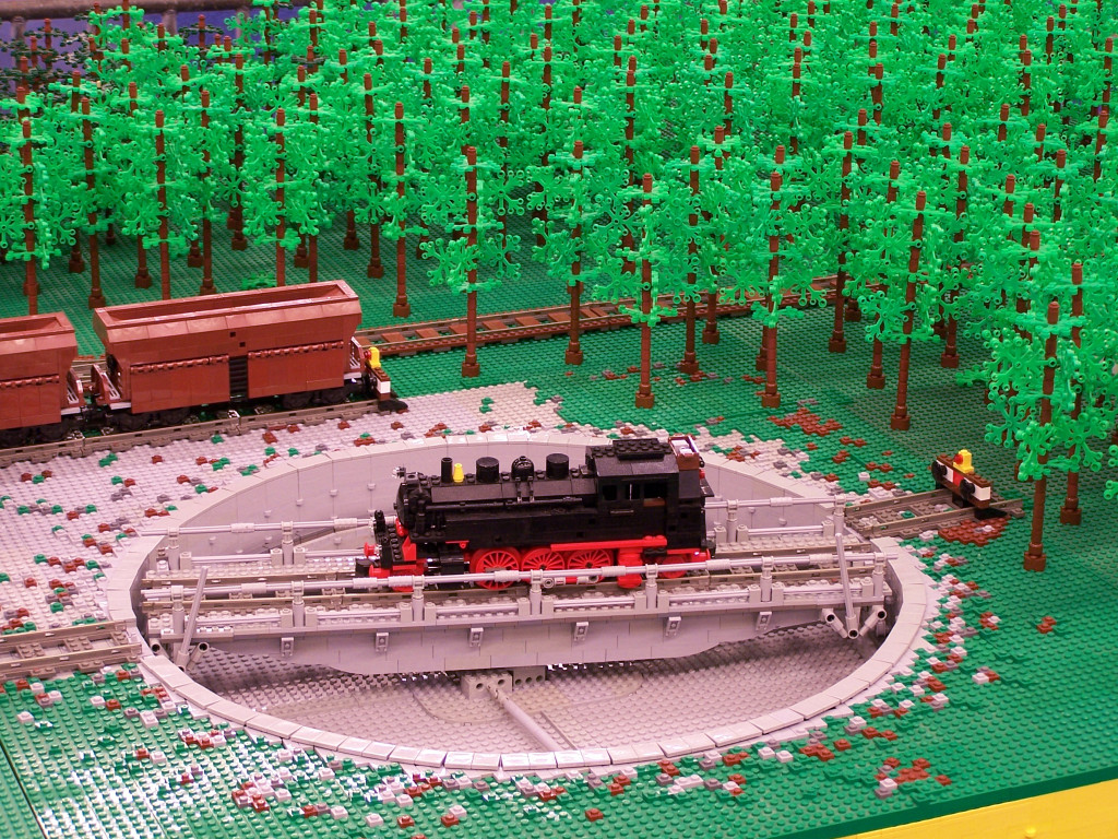 lego-world-2010-lego-world-2010-trains-belug-layout-031.jpg