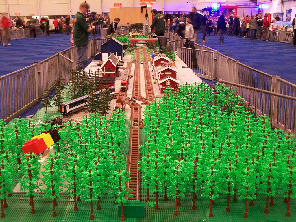 lego-world-2010-lego-world-2010-trains-belug-layout-032.jpg