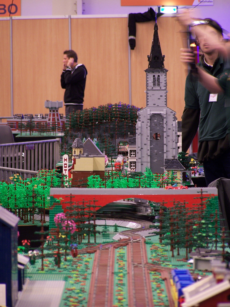lego-world-2010-lego-world-2010-trains-belug-layout-034.jpg