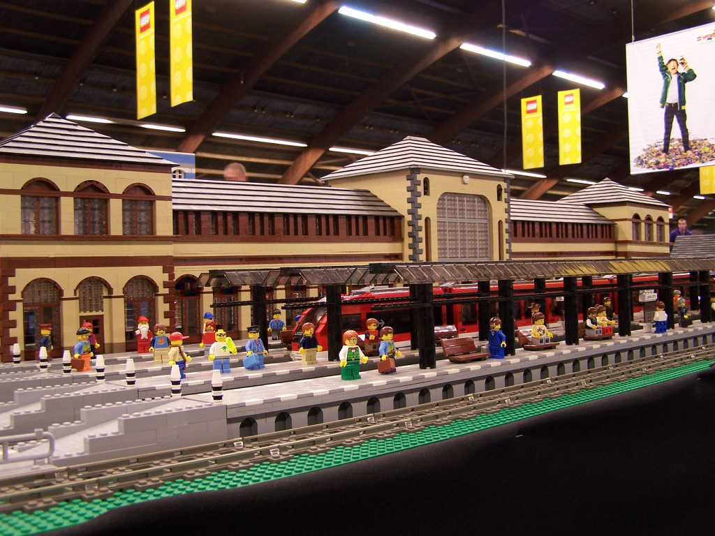 lego-world-2010-lego-world-2010-trains-dutch-layout-004.jpg