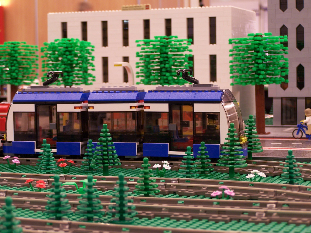 lego-world-2010-lego-world-2010-trains-dutch-layout-005.jpg