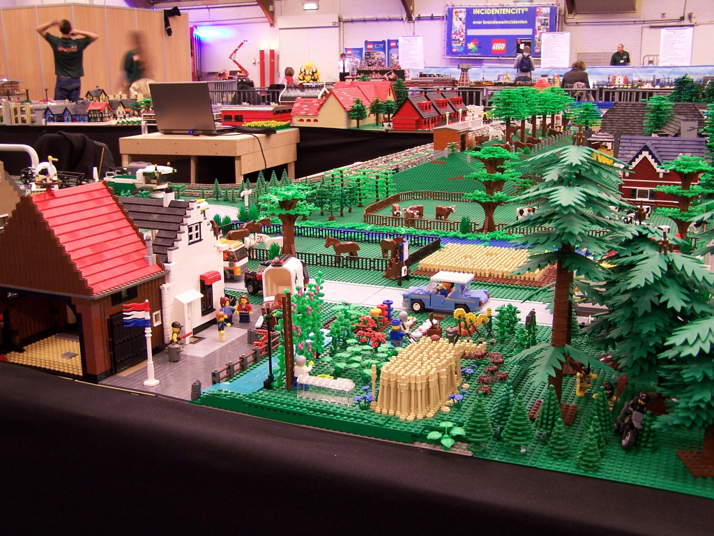 lego-world-2010-lego-world-2010-trains-dutch-layout-015.jpg