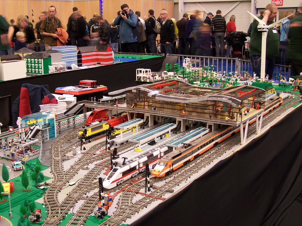 lego-world-2010-lego-world-2010-trains-dutch-layout-037.jpg