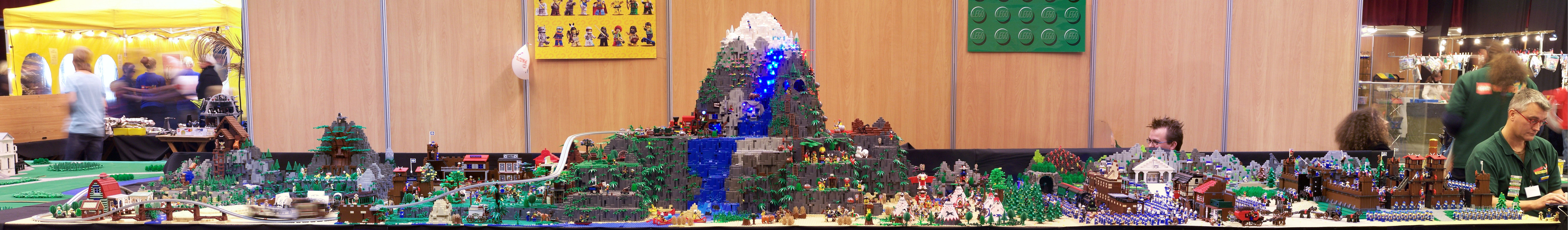 lego-world-2010-volcano-001.jpg