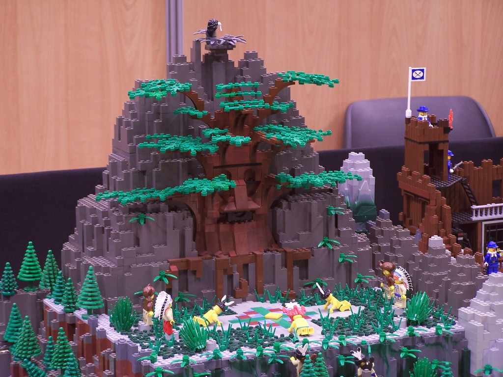 lego-world-2010-volcano-003.jpg