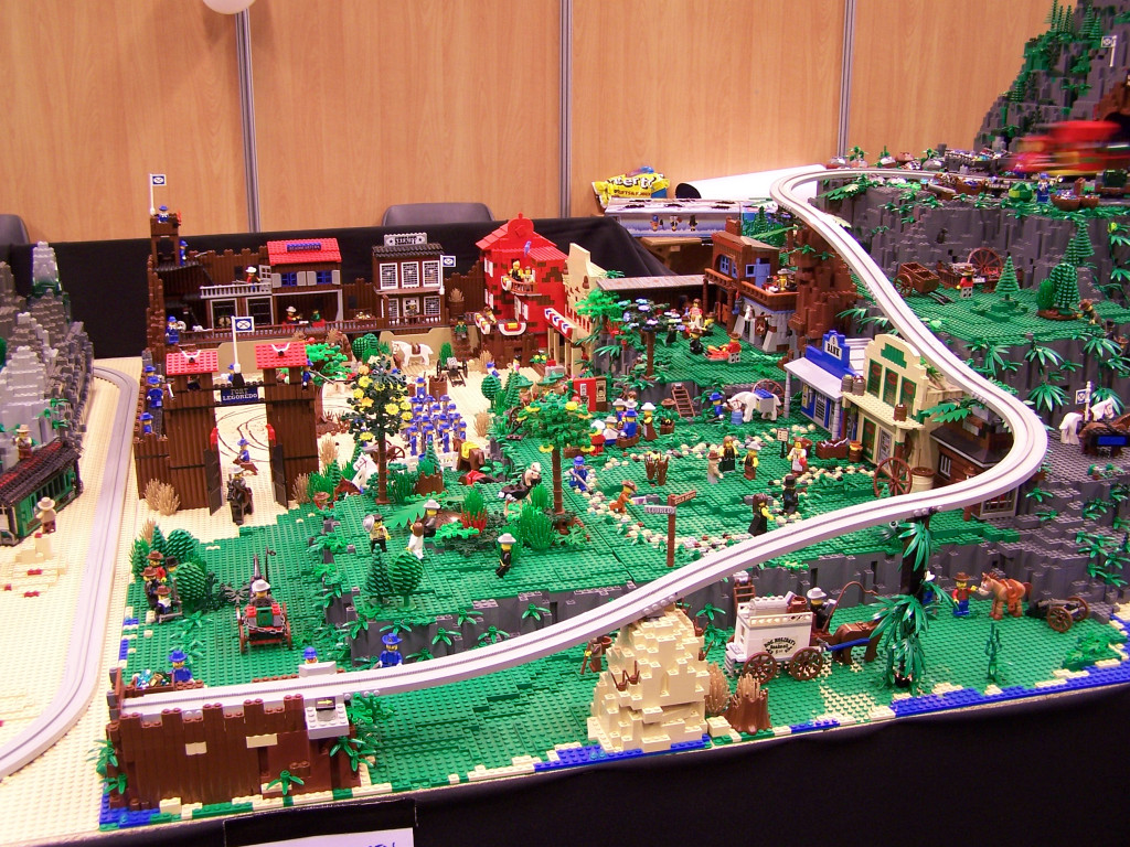 lego-world-2010-volcano-007.jpg