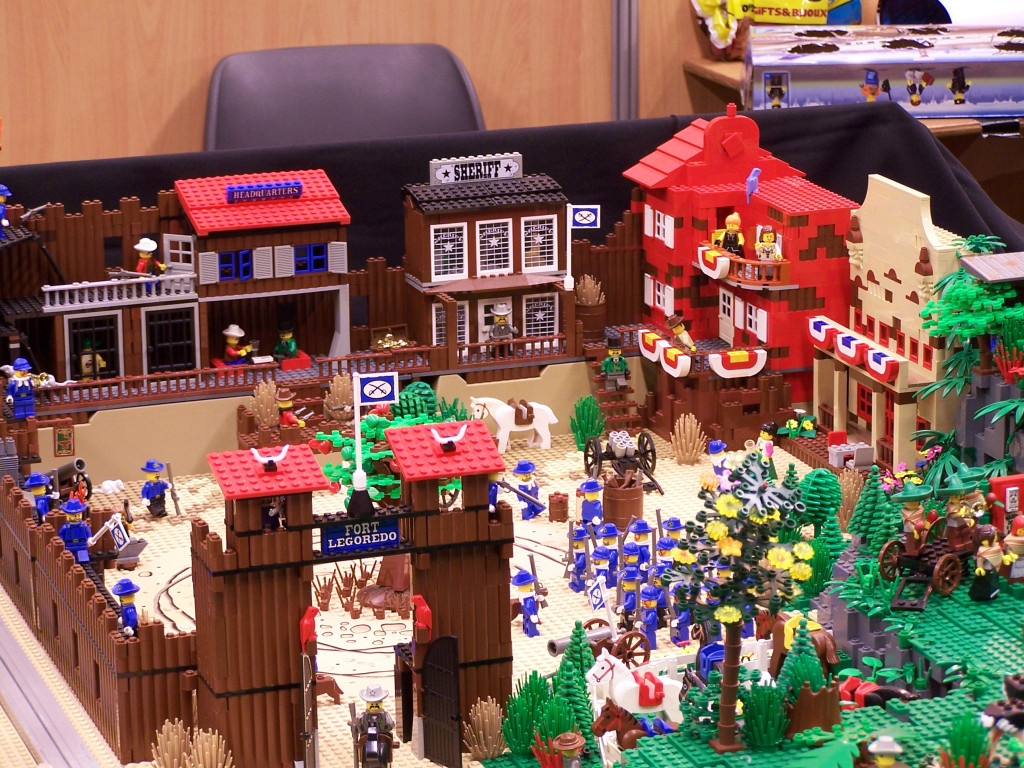 lego-world-2010-volcano-008.jpg
