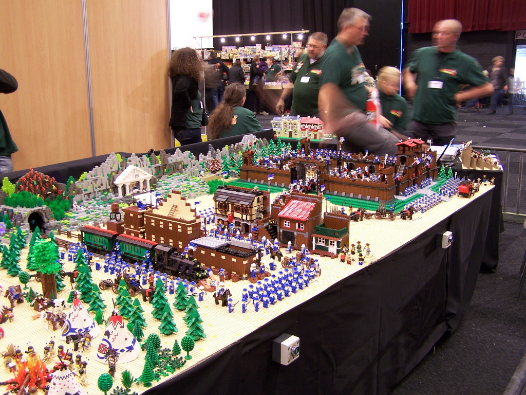 lego-world-2010-volcano-015.jpg