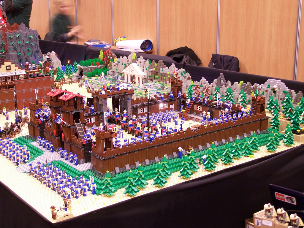 lego-world-2010-volcano-022.jpg