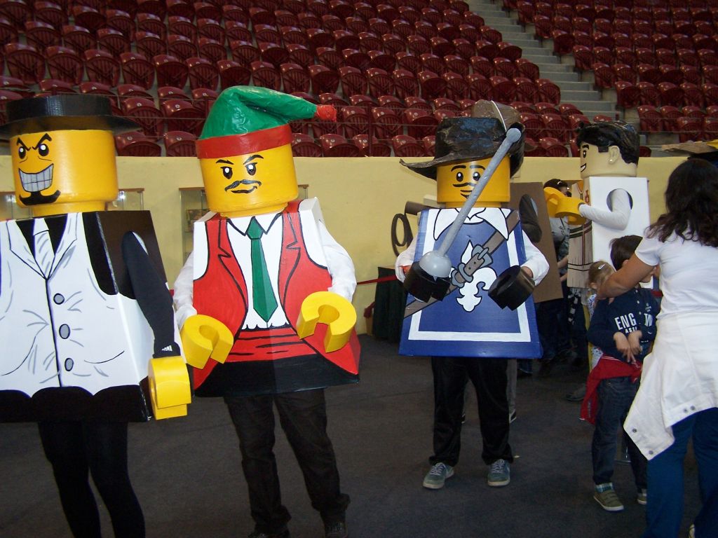 minifig-costumes-031.jpg