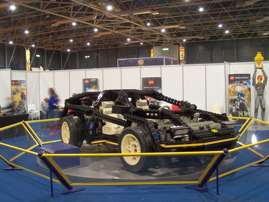 8880_super_car_show_model-003.jpg