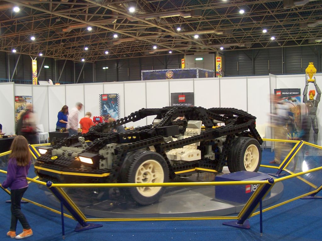 8880_super_car_show_model-007.jpg