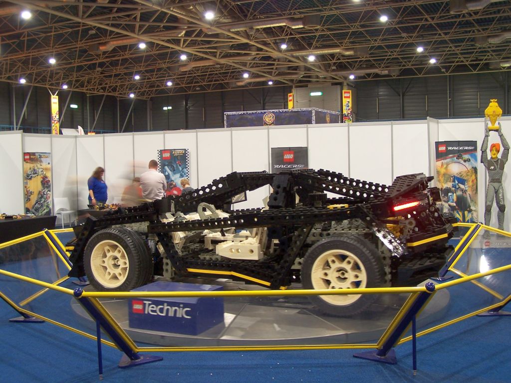8880_super_car_show_model-011.jpg