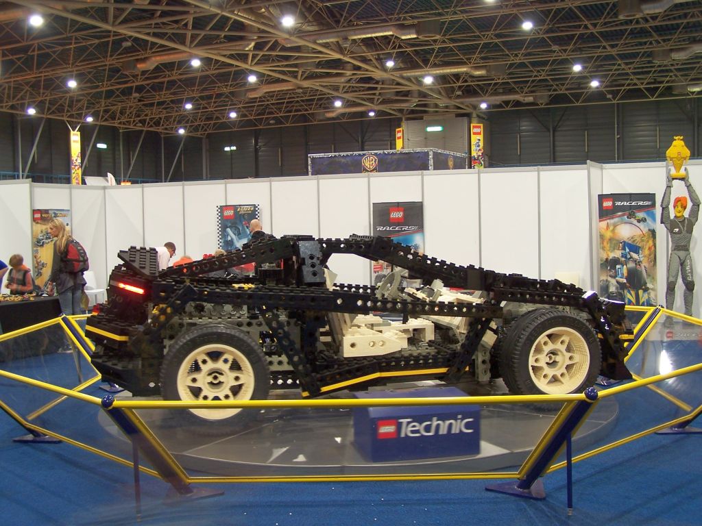 8880_super_car_show_model-019.jpg