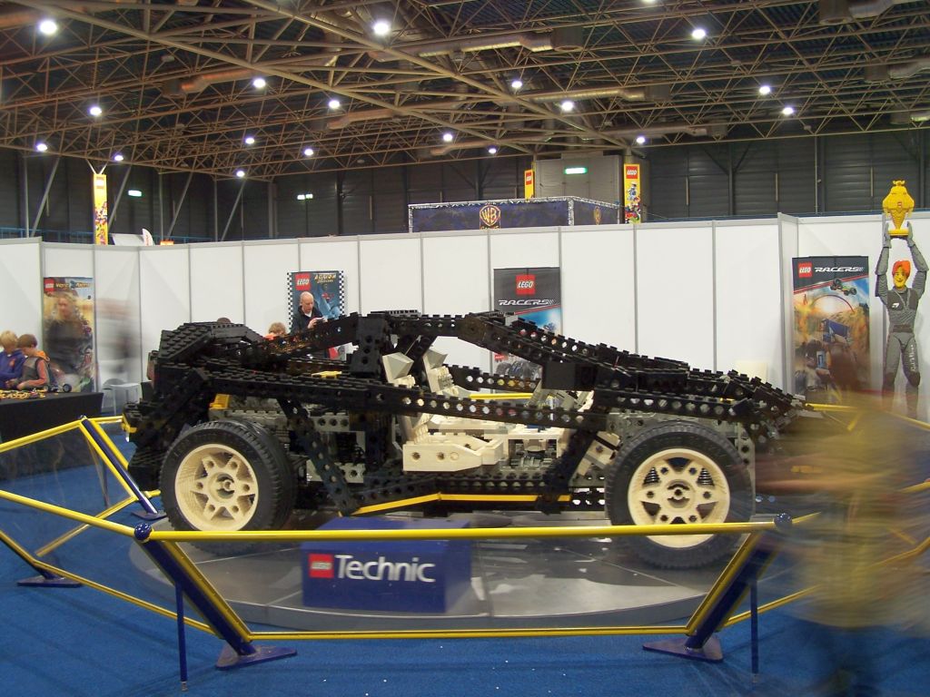 8880_super_car_show_model-021.jpg