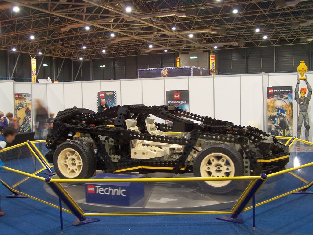 8880_super_car_show_model-022.jpg