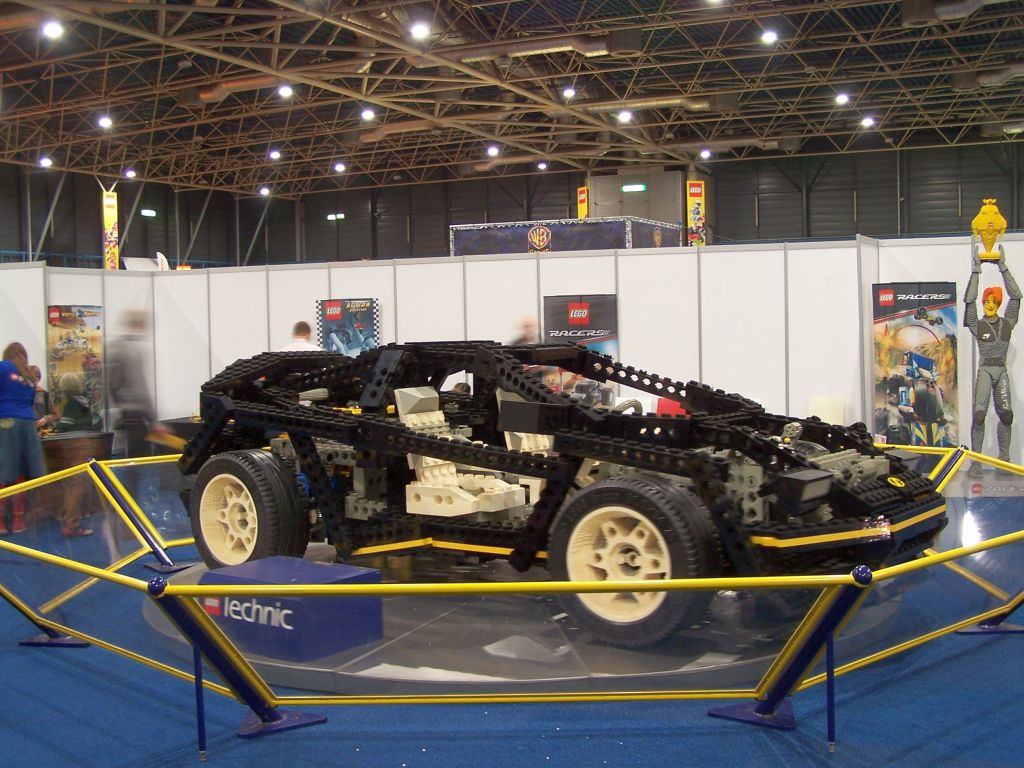 8880_super_car_show_model-023.jpg