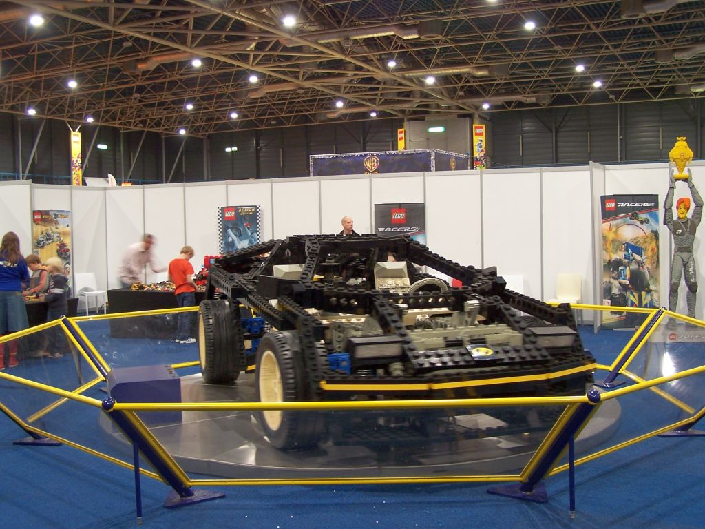 8880_super_car_show_model-024.jpg