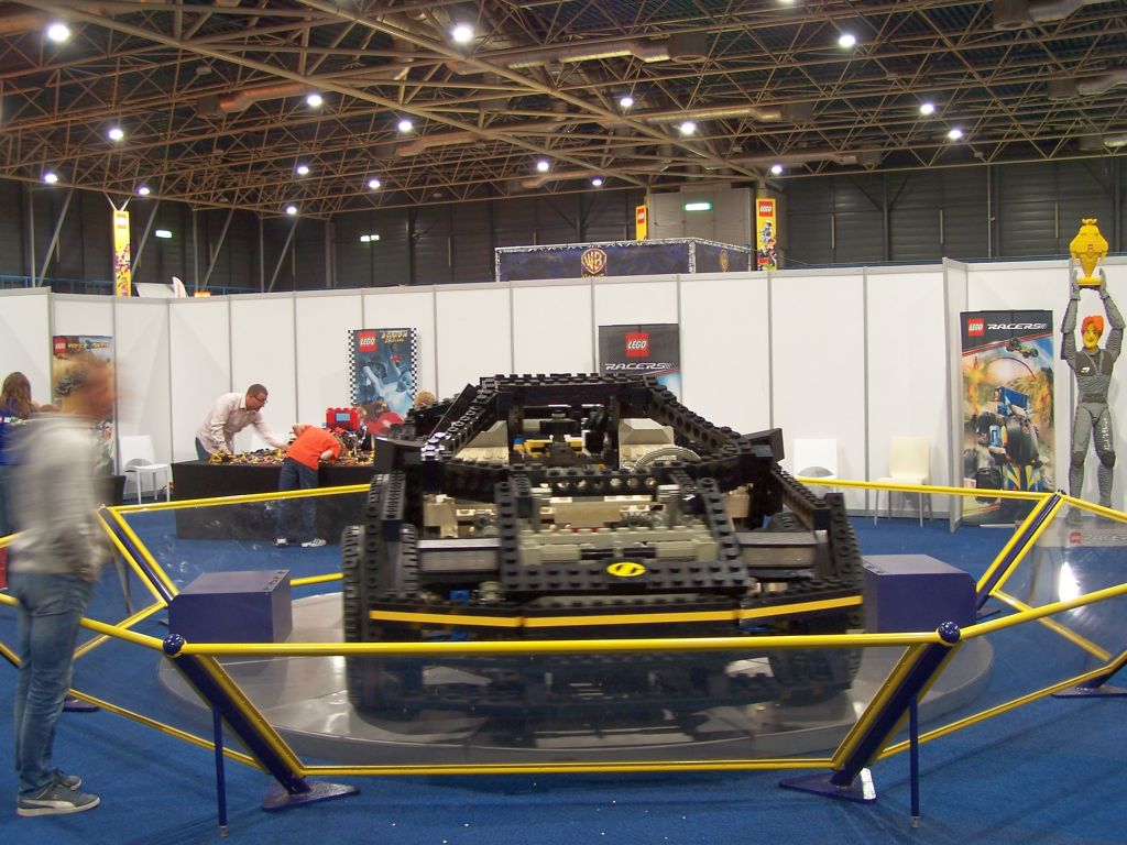 8880_super_car_show_model-025.jpg