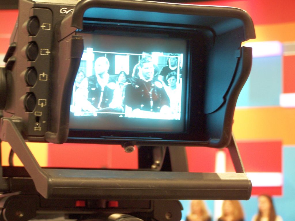 live-on-tv-004.jpg
