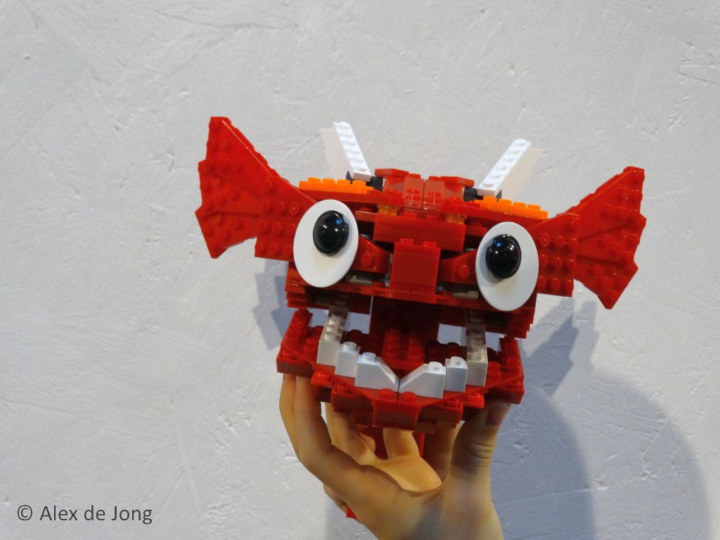 026-new_moc_megabloks_draak_scrazzle.jpg