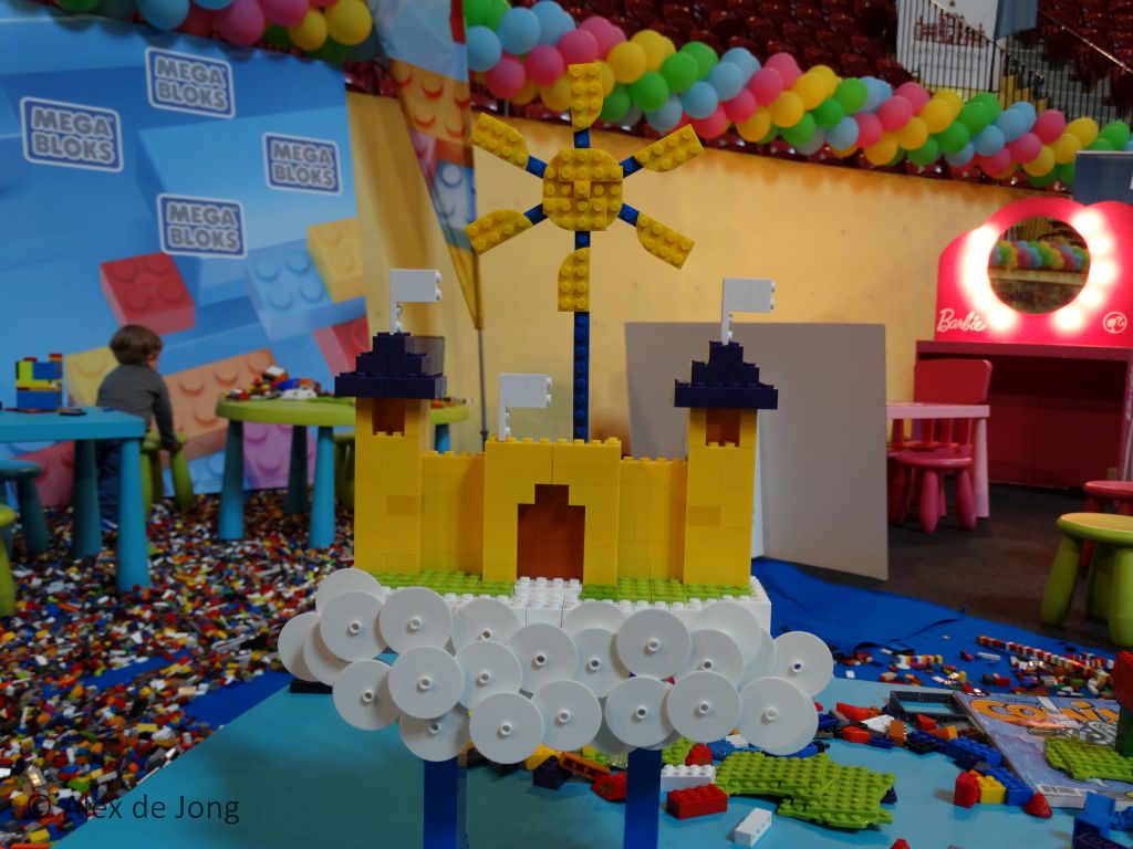 037-new_moc_megabloks_air_castle.jpg