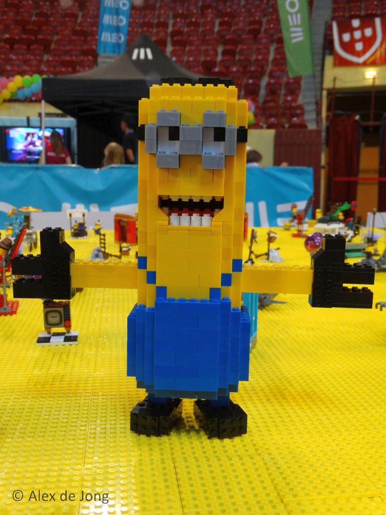 041-new_moc_megabloks_minion.jpg