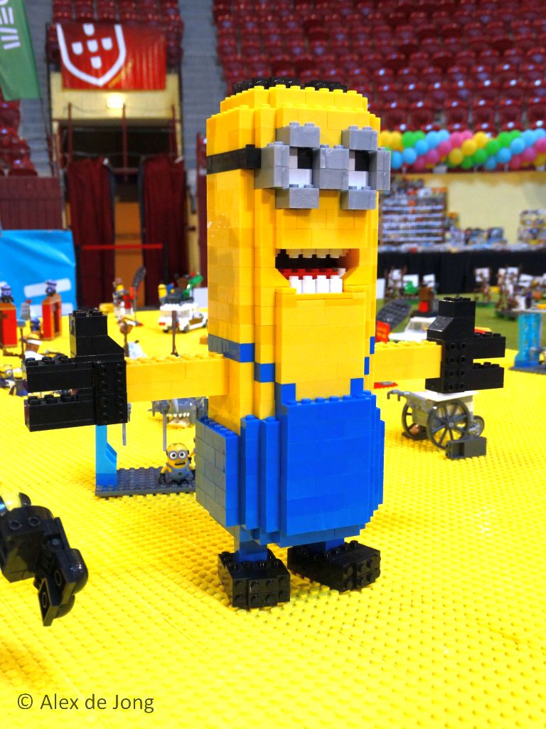043-new_moc_megabloks_minion.jpg