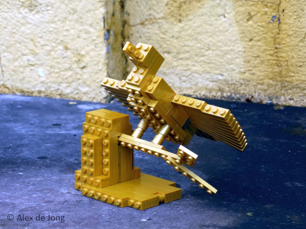 050-new_moc_megabloks_golden_bird.jpg